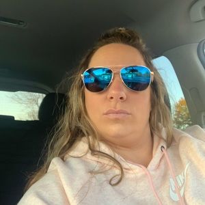 Meet your Posher, Denica